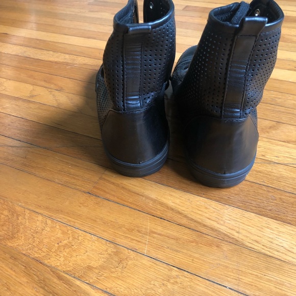 Shelly’s London Black Leather sneaker - Picture 4 of 6